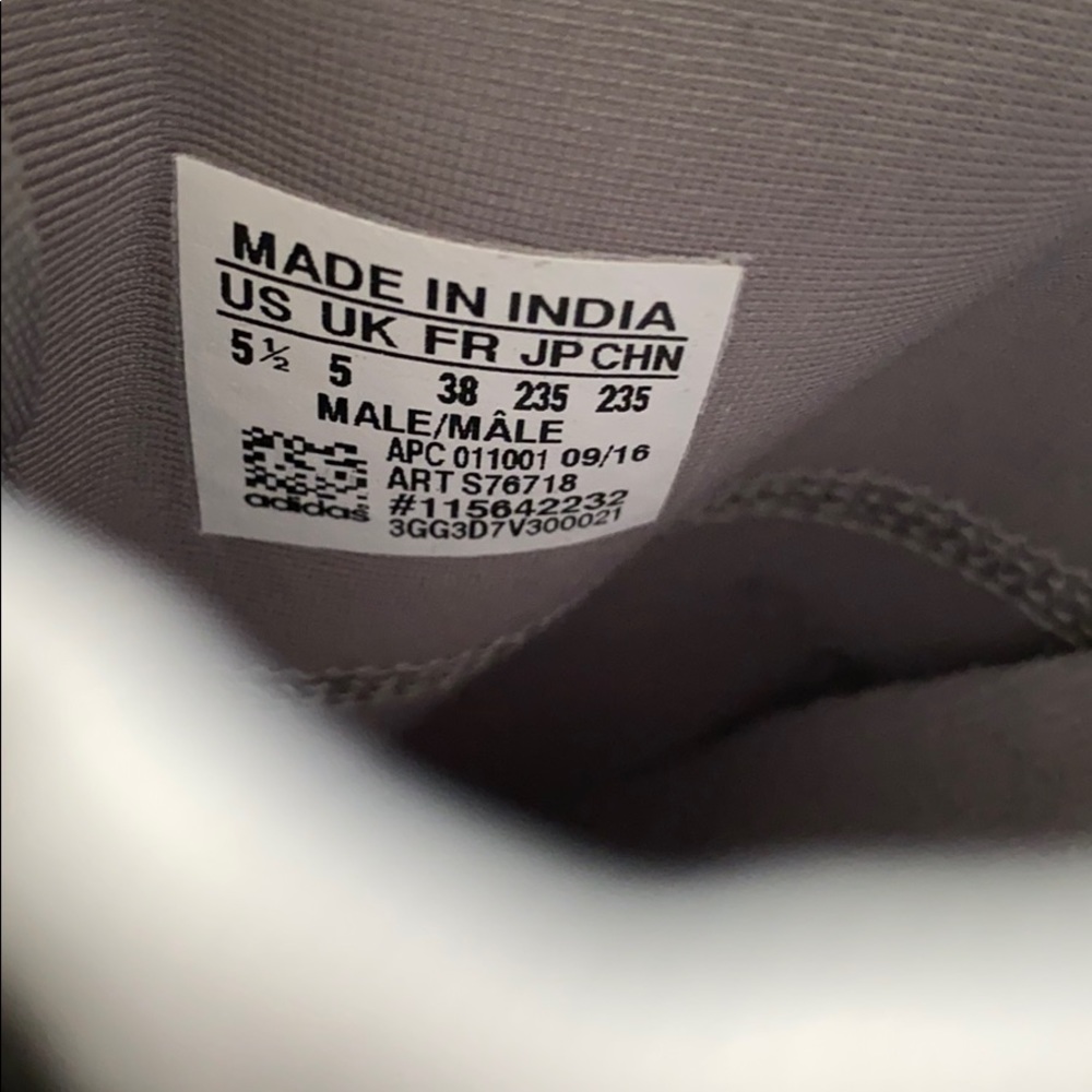 COPY - Adidas Tubular Radial